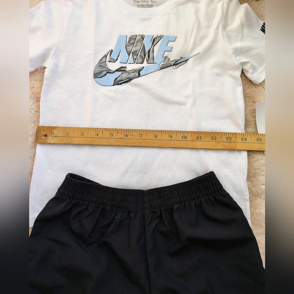 Nike Boy's Performance Set 🩳👕🤗 - Picture 4 of 8